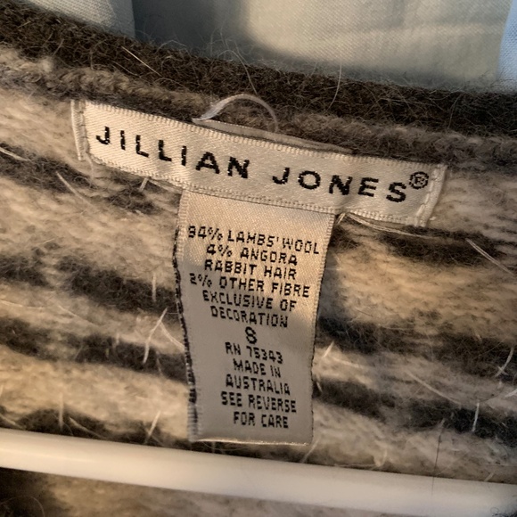 Winter sweaters/vest - Picture 10 of 14